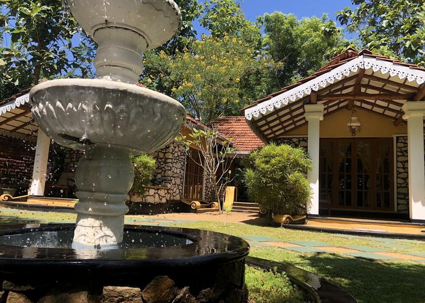 Monaragala District Udawalawa Facade