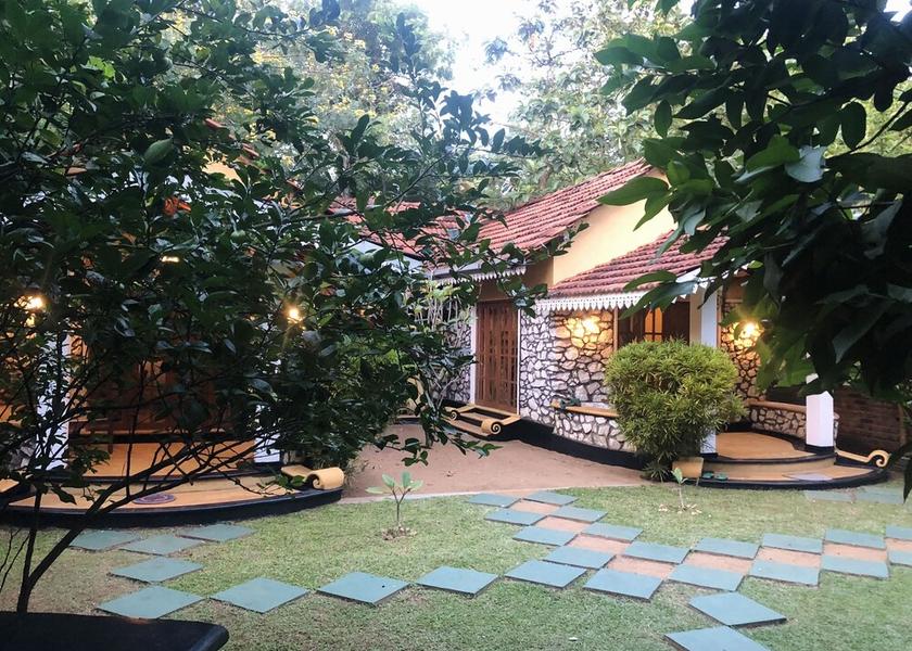 Monaragala District Udawalawa Facade