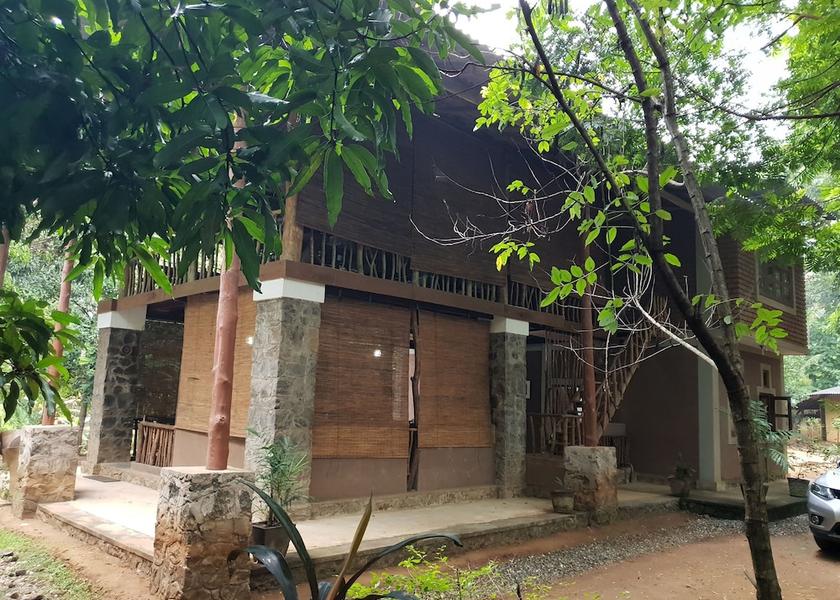 Monaragala District Udawalawa Facade