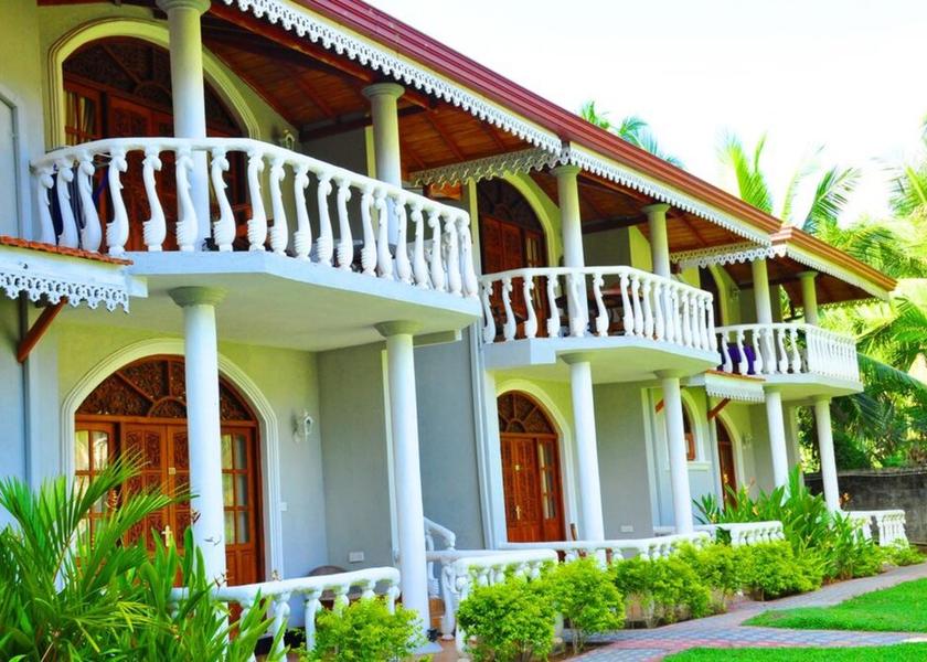 Western Province Kaluwamodara Exterior Detail