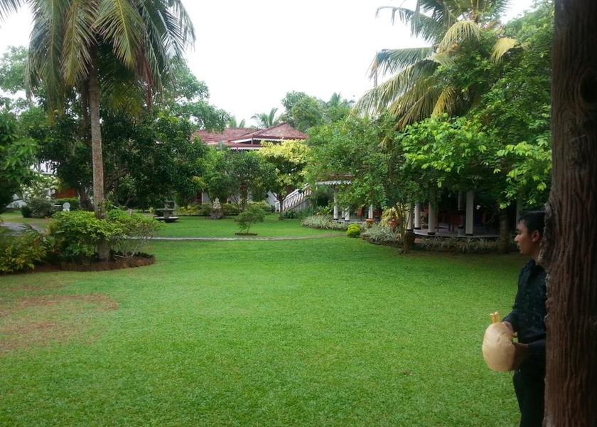 Western Province Kaluwamodara Exterior Detail