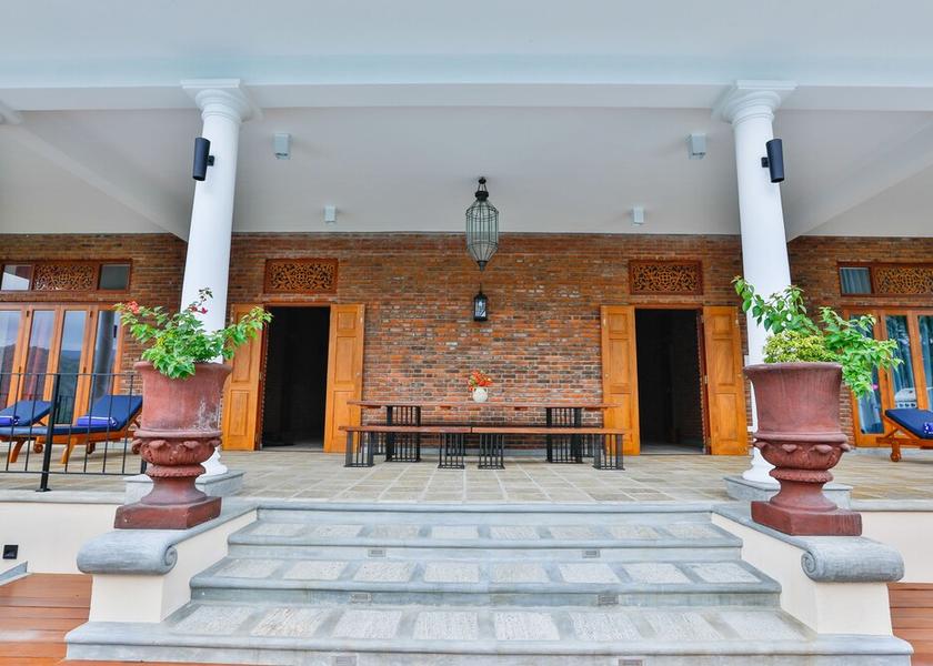 Central Province Digana Exterior Detail