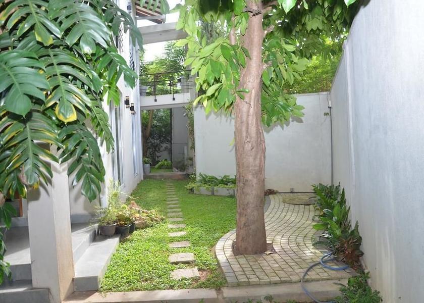 Gampaha District Kiribathgoda Property Grounds