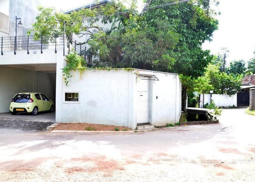 Gampaha District Kiribathgoda Exterior Detail