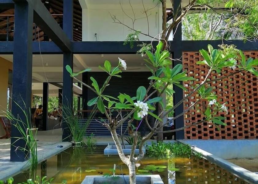 Hambantota District Weerawila Exterior Detail