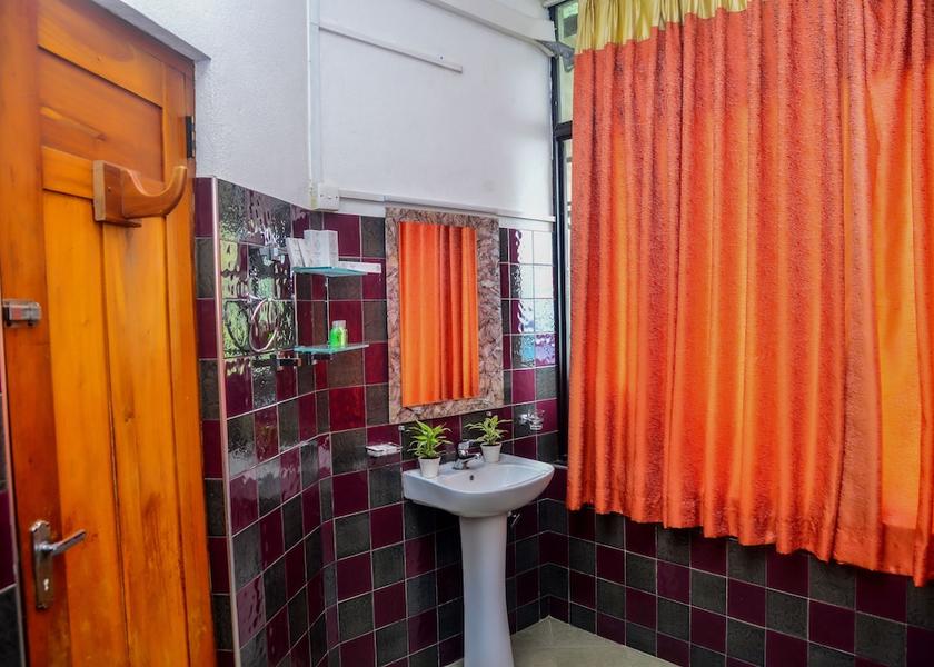 Uva Province Ella Bathroom
