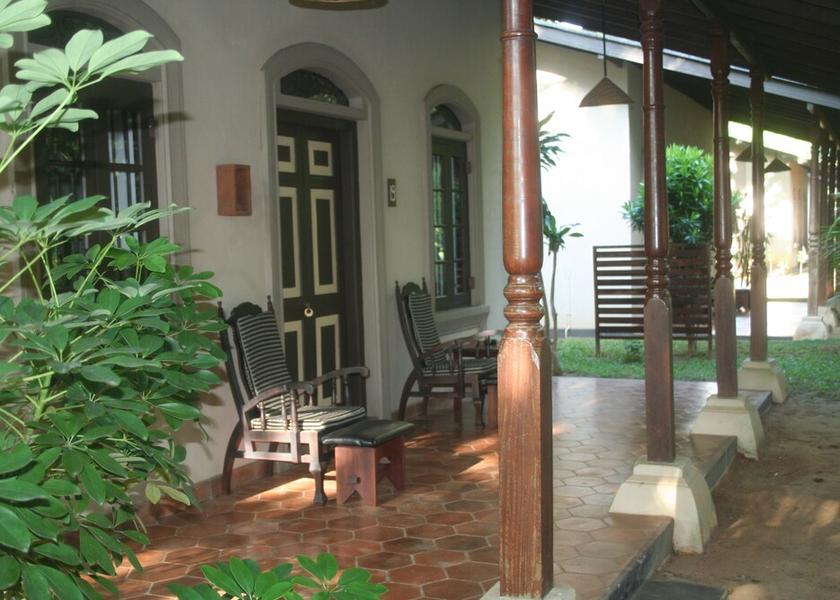 Puttalam District Wennappuwa Porch