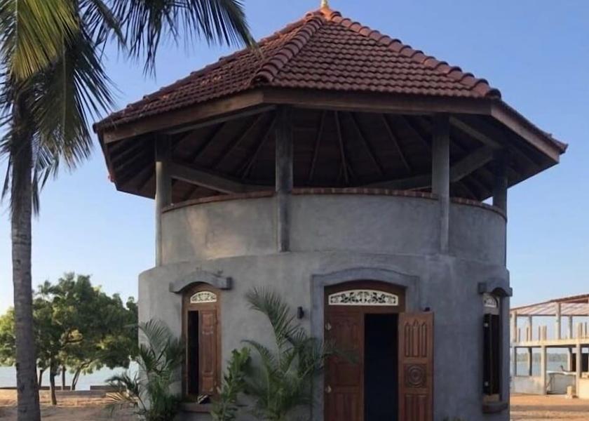 Puttalam District Kalpitiya Interior Entrance