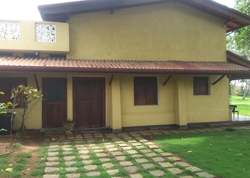 Galle District Boossa Exterior Detail