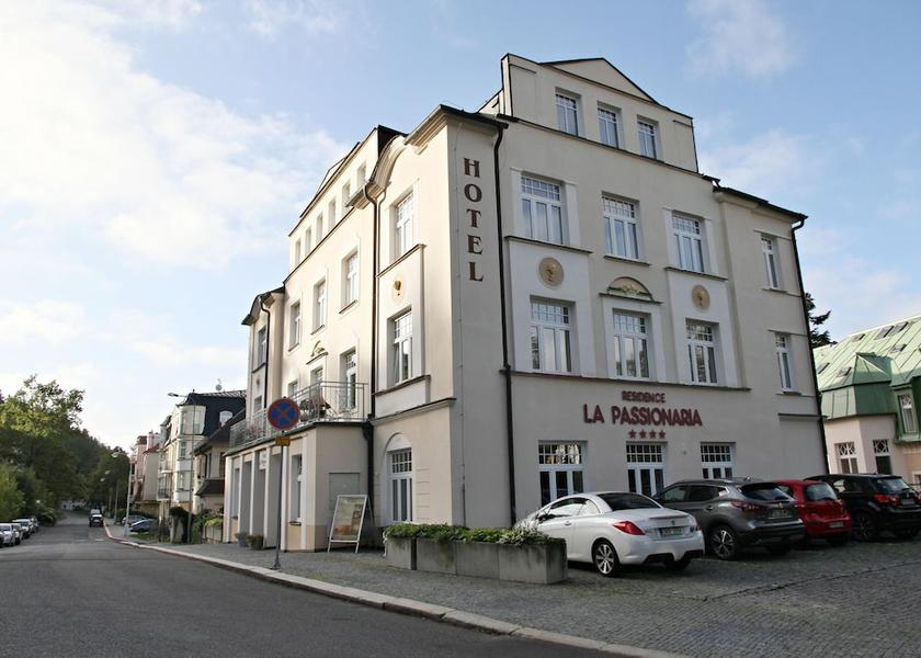 Karlovy Vary (region) Marianske Lazne Exterior Detail