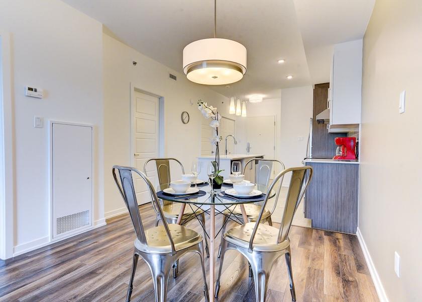 Ontario Ottawa In-Room Dining