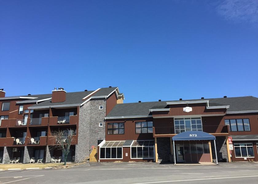 Quebec Lac-Brome Exterior Detail