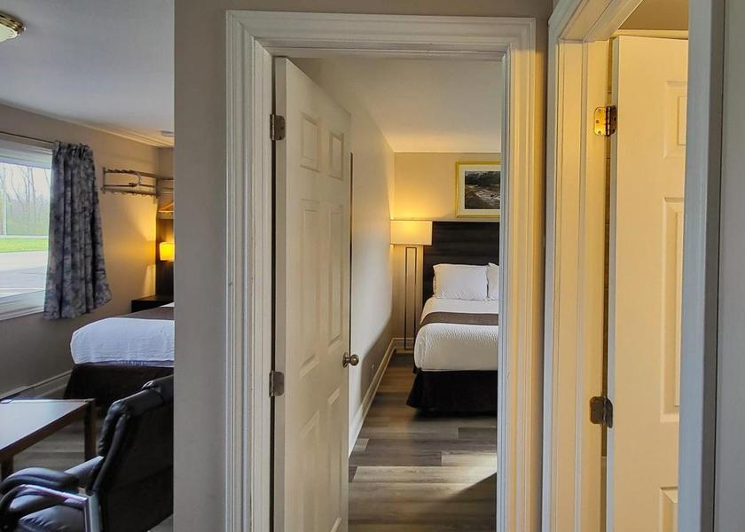 Ontario Kincardine Deluxe Double Room