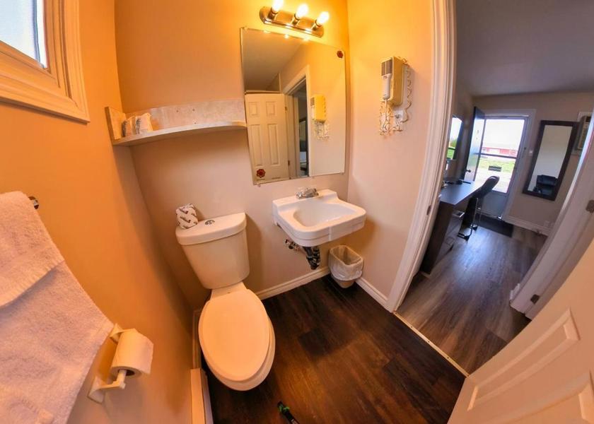 Ontario Kincardine Deluxe Double Room