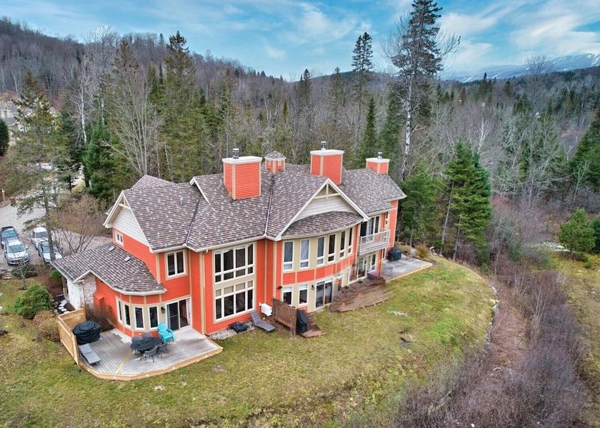Quebec Mont-Tremblant Facade