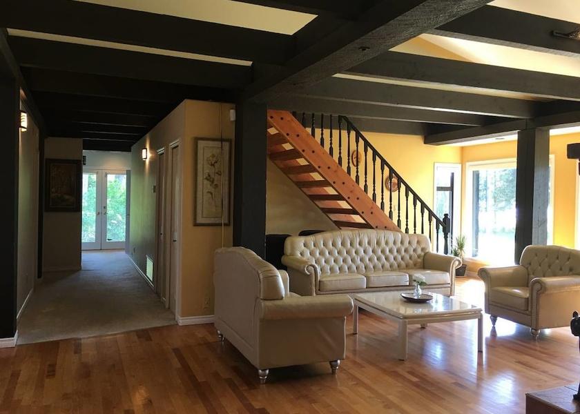 British Columbia Sechelt Living Area