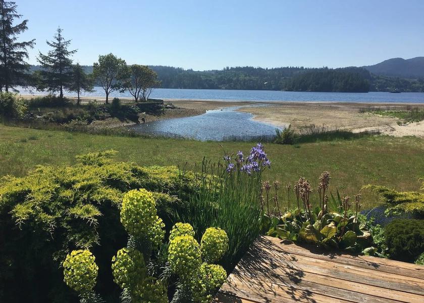 British Columbia Sechelt Property Grounds