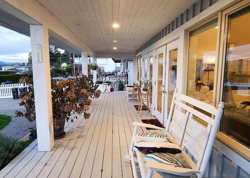 British Columbia Sechelt Facade