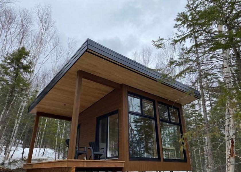 Quebec Baie-St-Paul Facade