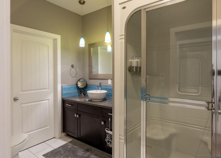 Manitoba Winnipeg Bathroom