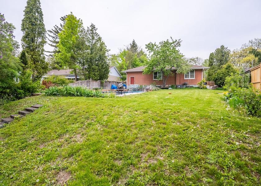 Ontario Oakville Exterior Detail