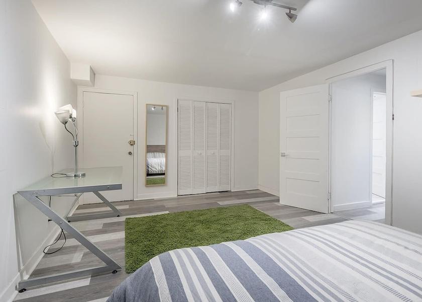 Quebec Montreal Room