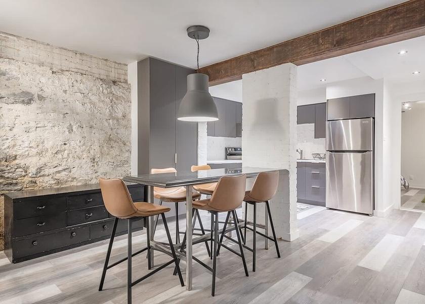 Quebec Montreal In-Room Dining