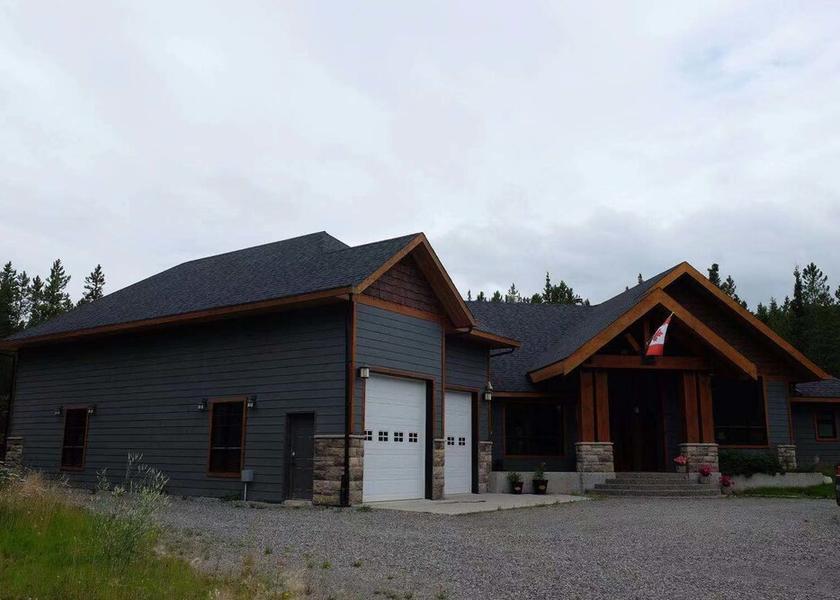 Yukon Whitehorse Facade