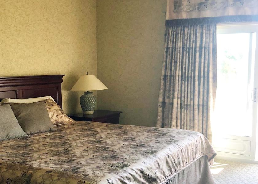 Ontario Collingwood Room