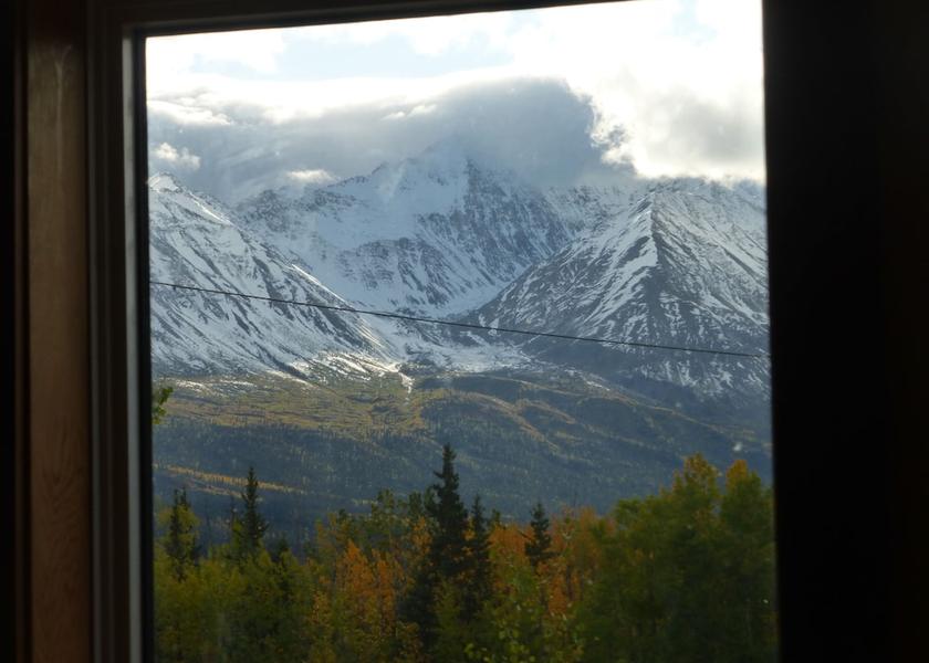 Yukon Haines Junction Mountain View