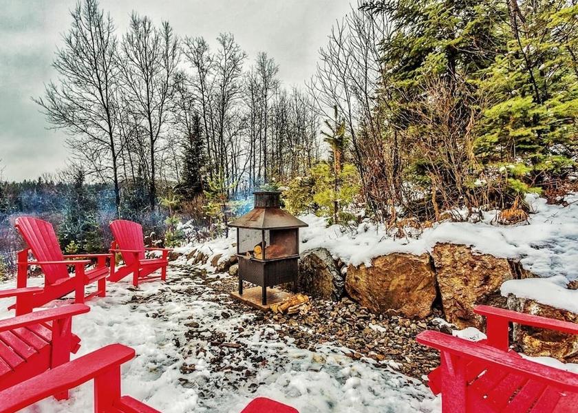 Quebec Lac-Superieur Property Grounds