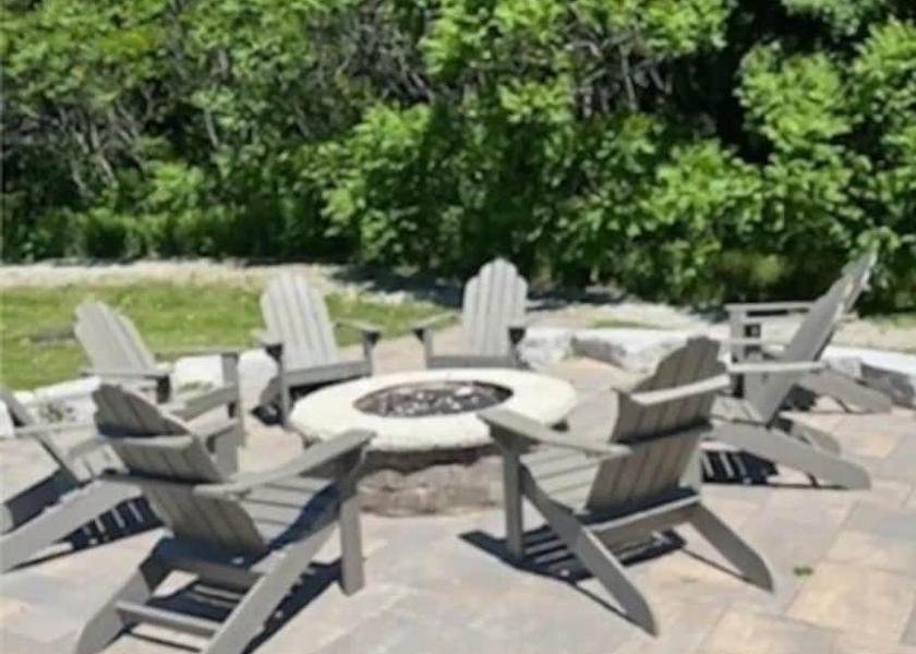 Ontario Oro-Medonte Exterior Detail