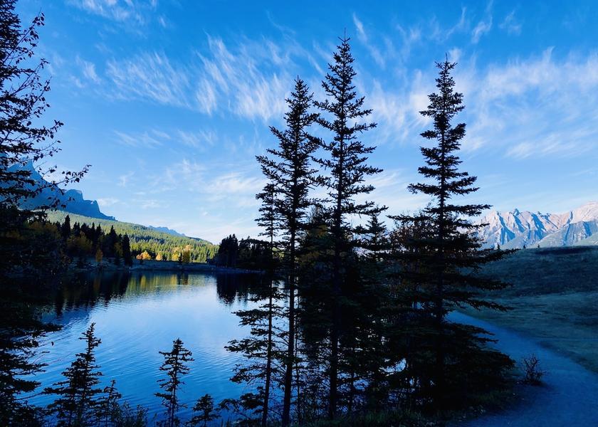 Alberta Harvie Heights Lake