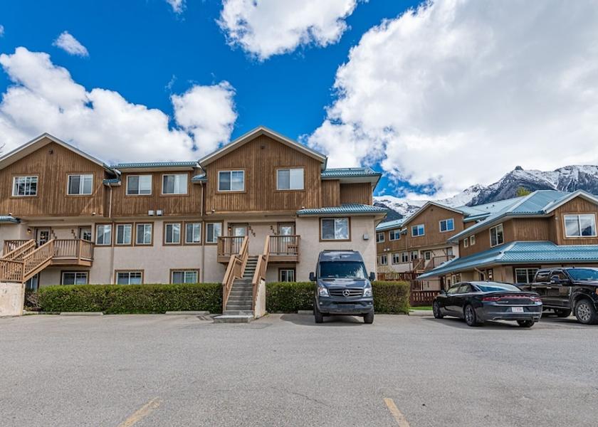 Alberta Harvie Heights Street View