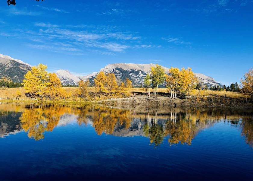 Alberta Harvie Heights Lake
