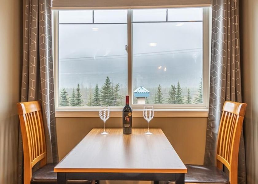 Alberta Harvie Heights In-Room Dining