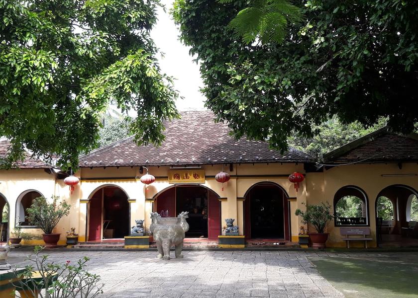 Ba Ria-Vung Tau Con Son Exterior Detail