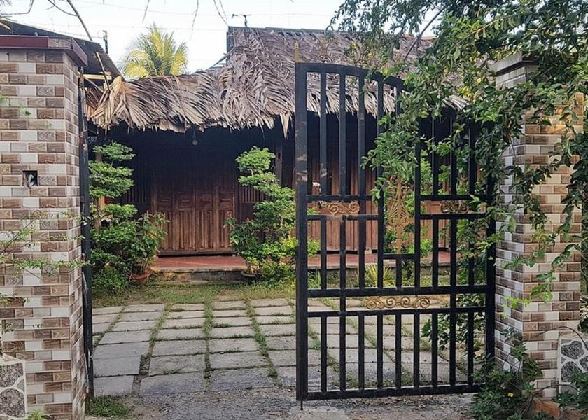 Vinh Long Province Ben Tre Exterior Detail