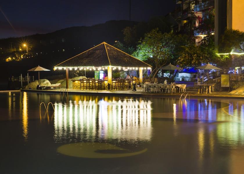 Binh Thuan Ham Thuan Nam Pool Side Bar