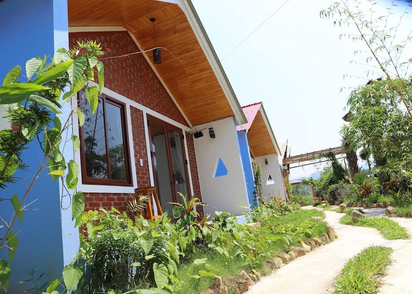Quang Tri Province Bo Trach Garden view