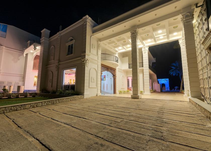 Kalutara District Kalutara Entrance