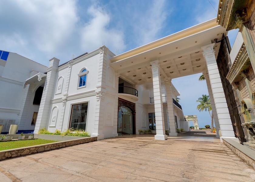 Kalutara District Kalutara Entrance