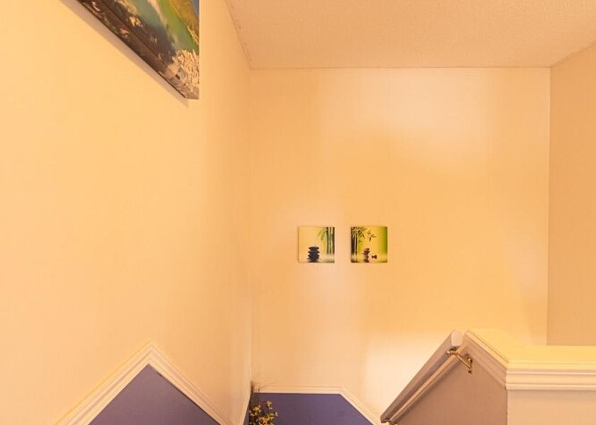 Alberta Harvie Heights Interior Entrance