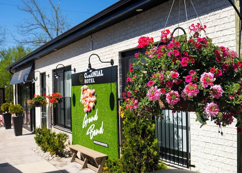 Ontario Lambton Shores Exterior Detail