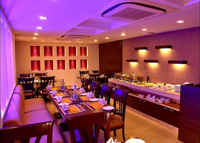 Delhi Delhi Food & Dining