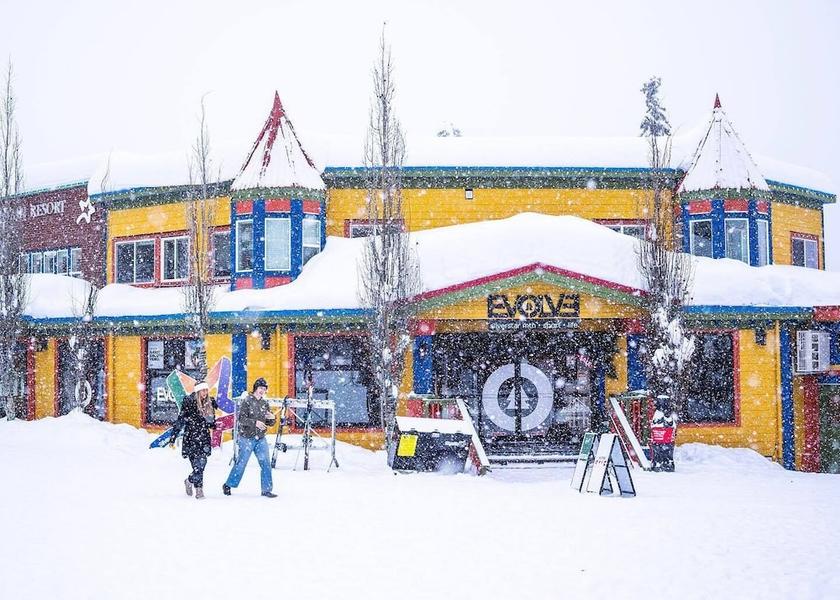British Columbia Sicamous Skiing