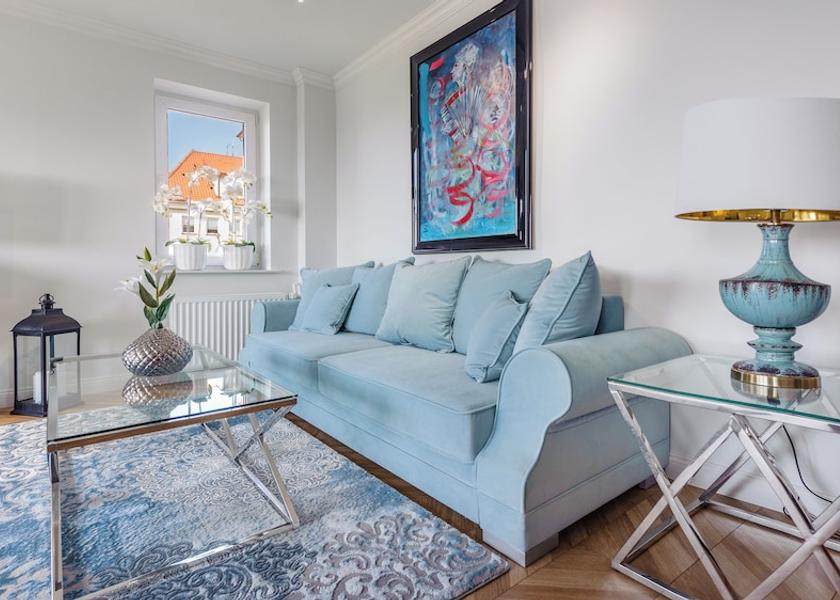  Hel Living Area