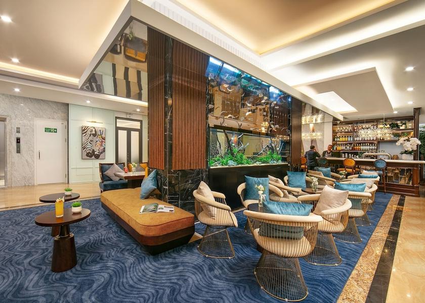  Hanoi Bar (on property)