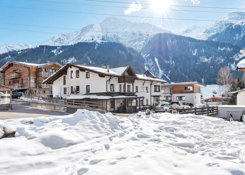 Tirol Sankt Anton am Arlberg Facade