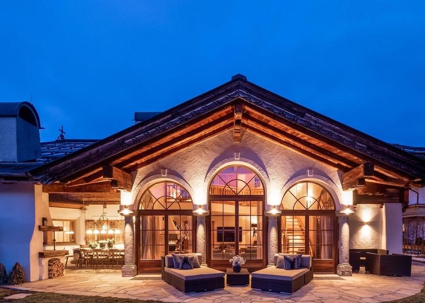 Tyrol Sankt Johann in Tirol Exterior Detail
